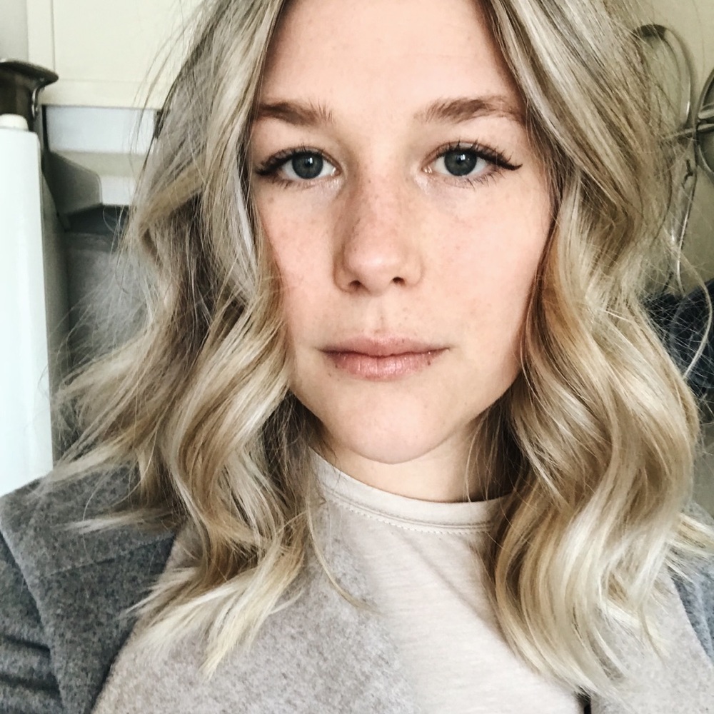 Meet your Posher, Mia